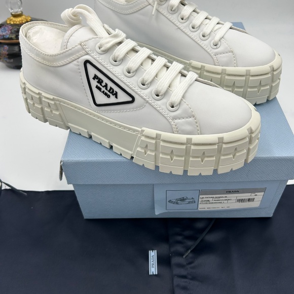 Women’s Prada double wheel chunky low top sneakers size 40 made in Italy - Picture 4 of 11